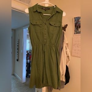 Forest green sleeveless  mini dress Button down collared tied cinch waist